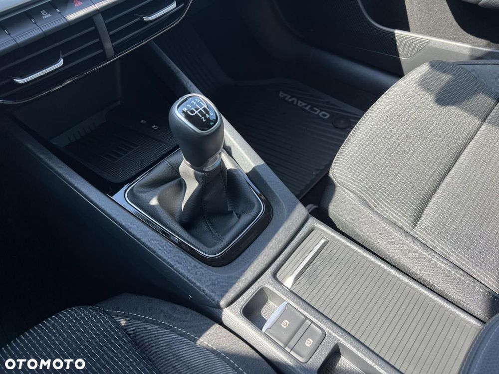 Skoda Octavia 1.5 TSI Selection - 19