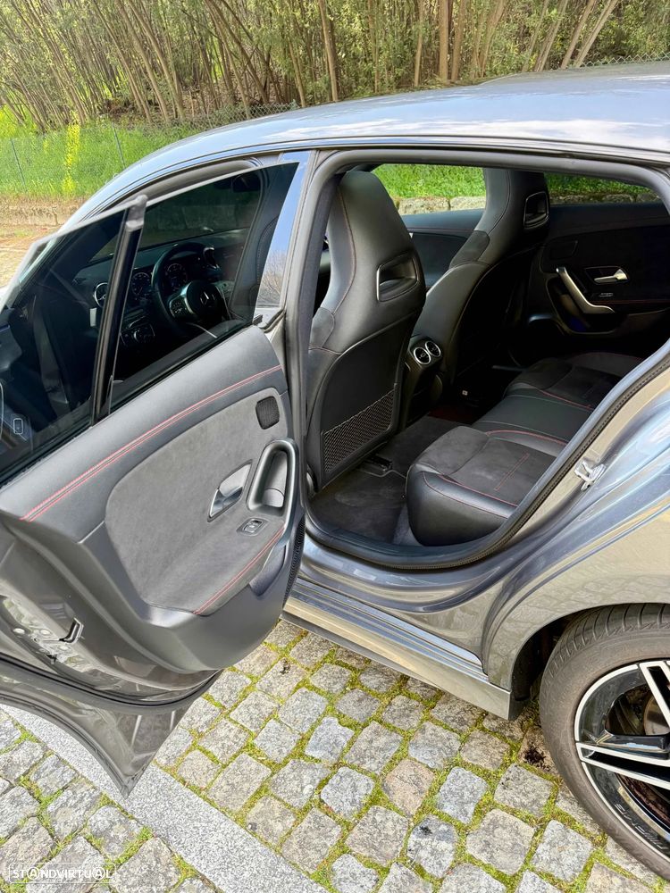 Mercedes-Benz CLA 180 d Shooting Brake AMG Line - 20