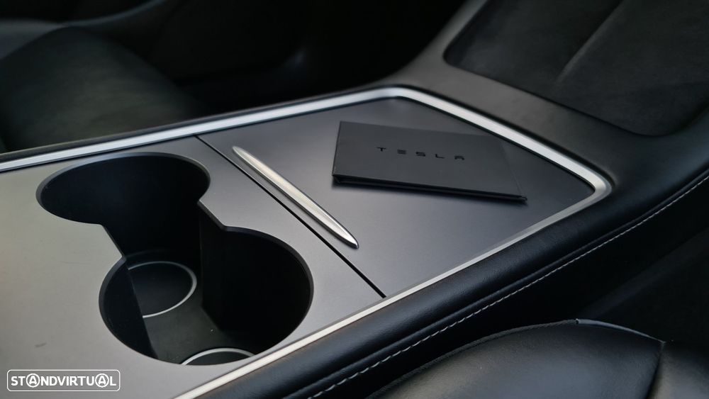 Tesla Model 3 - 29