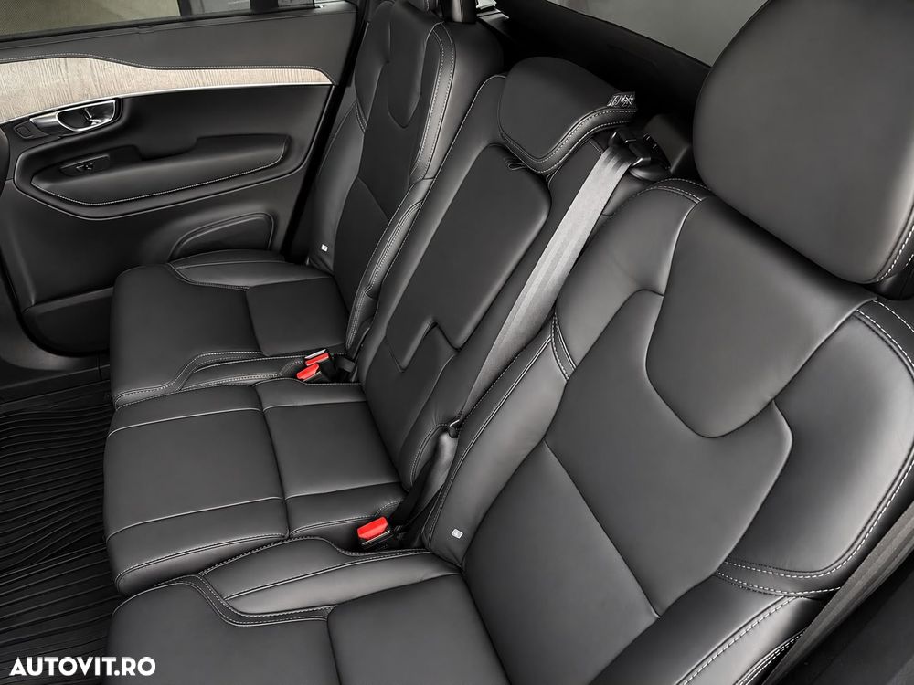 Volvo XC 90 B5 D AWD Plus Bright - 24
