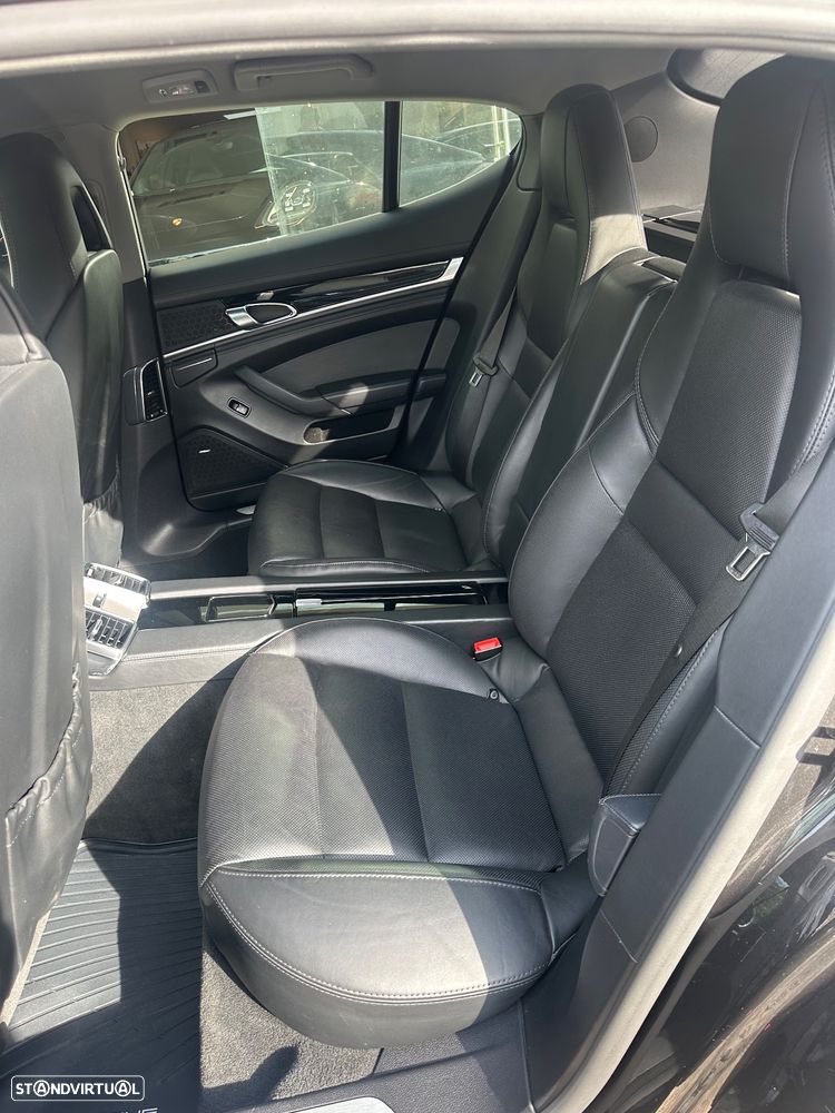 Porsche Panamera Platinum Edition - 16
