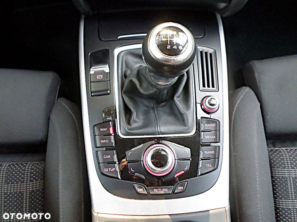 Audi A4 Avant 2.0 TDI DPF clean diesel quattro S line Sportpaket - 19