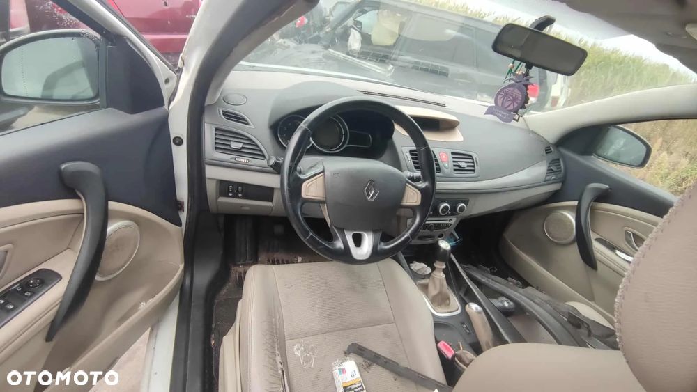 RENAULT MEGANE III liftback 2009 1.5 dCi 106 KM K9K 832 - 4