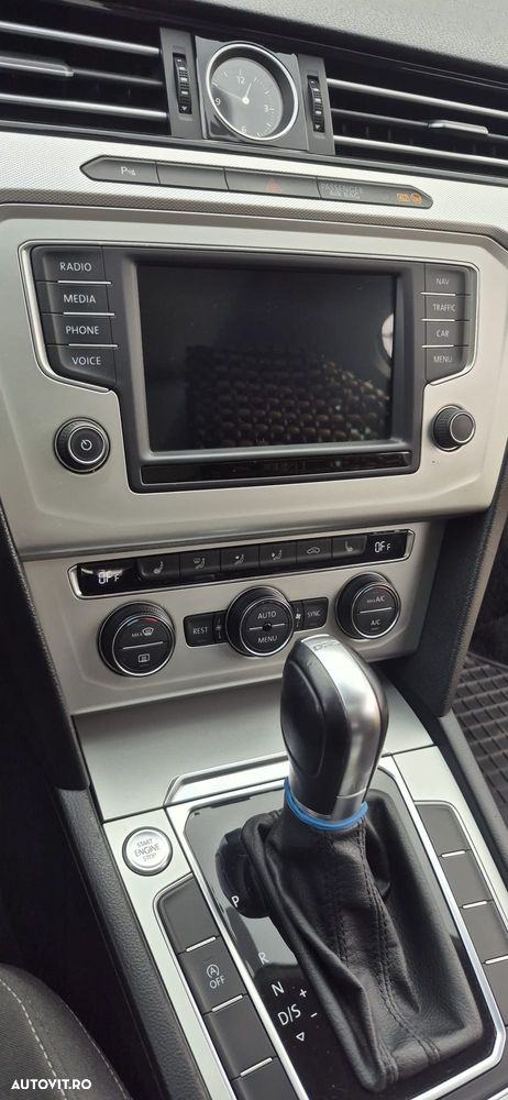 Volkswagen Passat - 12