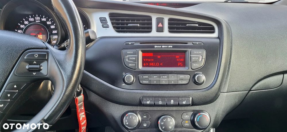 Kia Ceed 1.6 CRDi 128 Vision - 23