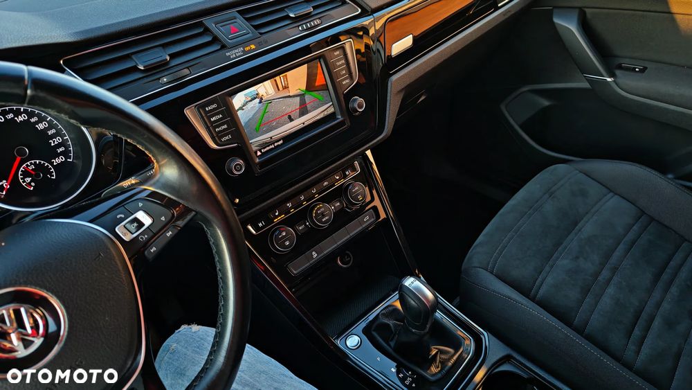 Volkswagen Touran 2.0 TDI SCR (BlueMotion Technology) DSG Highline - 40