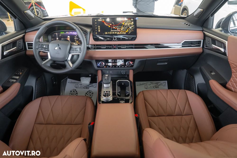 Mitsubishi Outlander 2.4 L 4X4 PHEV Instyle Ultimate - 27