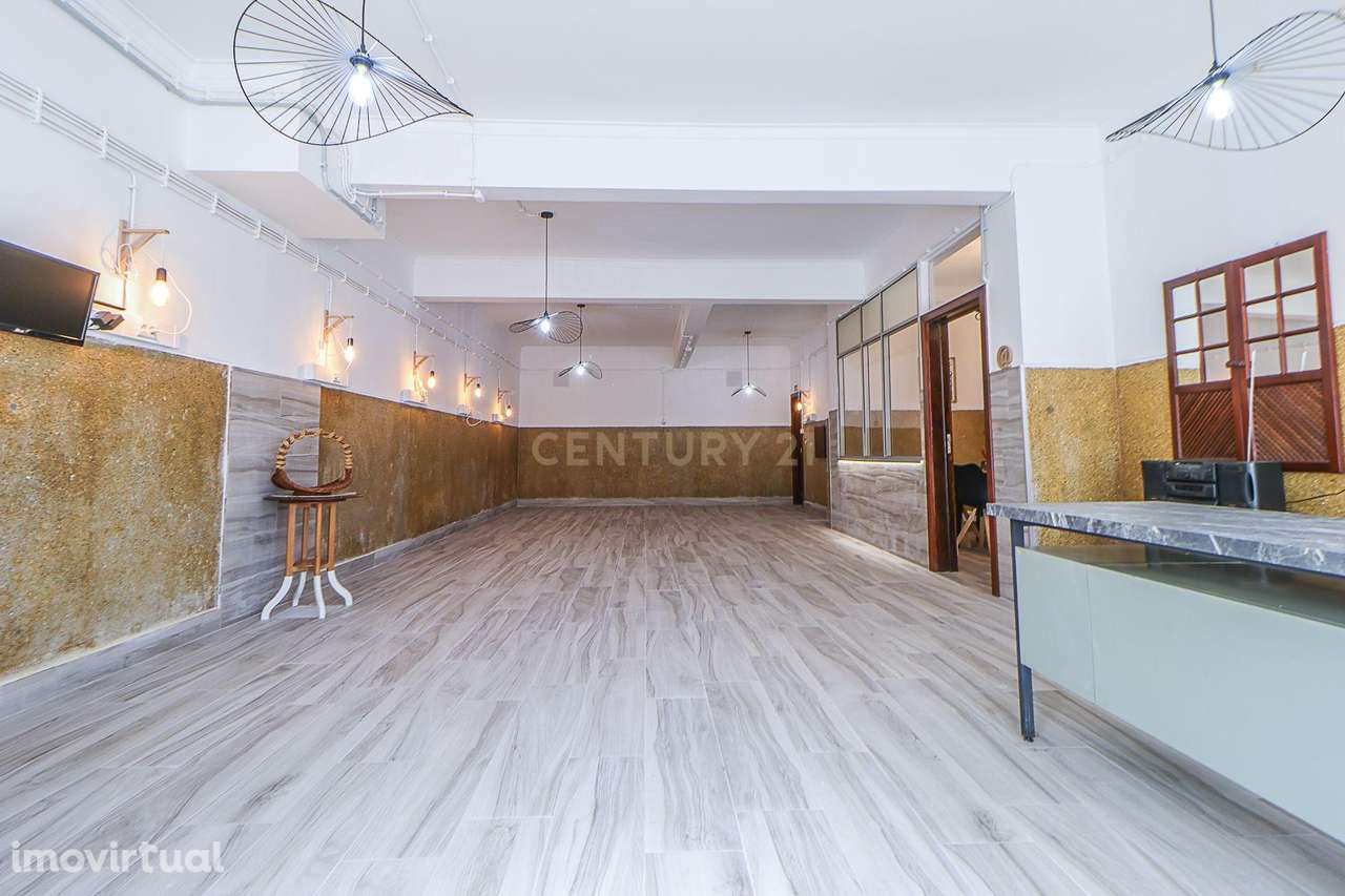 Loja na Torre da Marinha - Grande imagem: 3/12