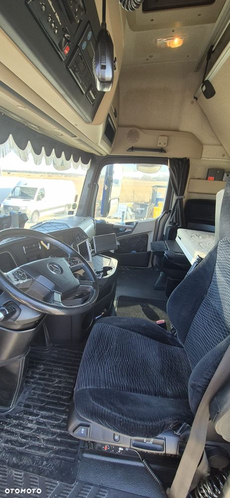 Mercedes-Benz Actros MP4 - 5