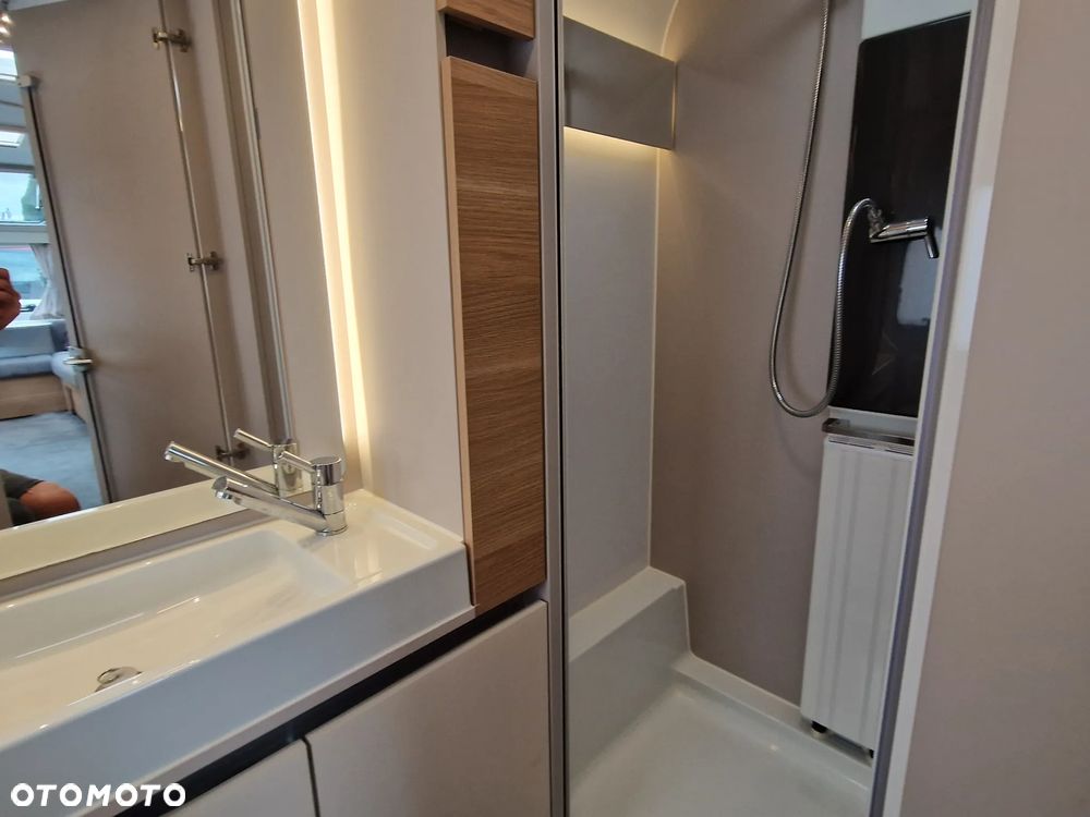 Adria Adora SEINE - 15