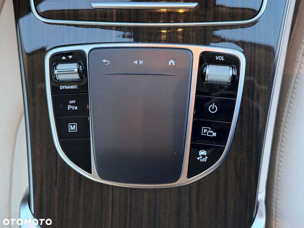 Mercedes-Benz GLC 300 de 4-Matic Business Edition - 34