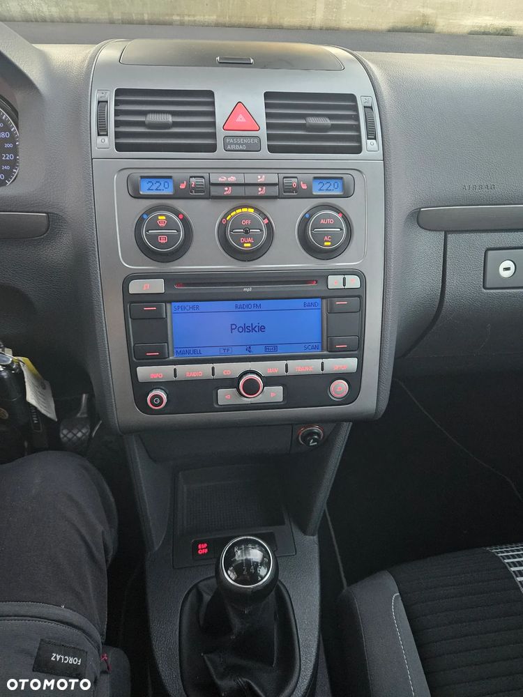 Volkswagen Touran - 13