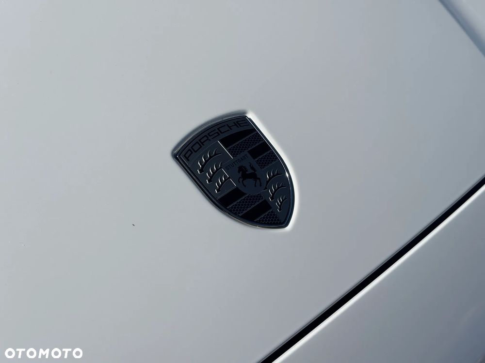 Porsche Cayenne Turbo E-Hybrid PHEV - 12