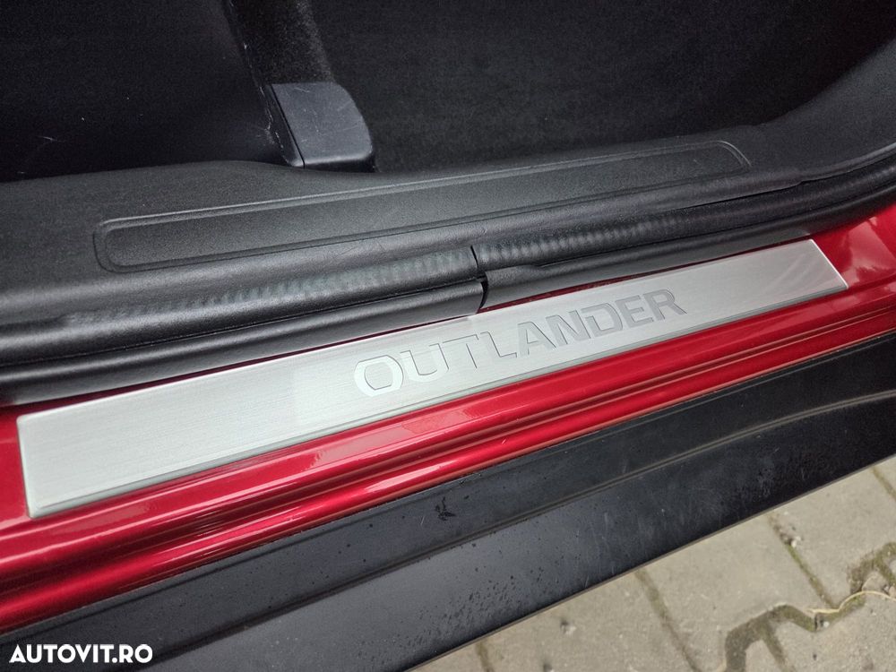 Mitsubishi Outlander 2.2 DI-D 4WD Automatik Diamant Edition+ - 30