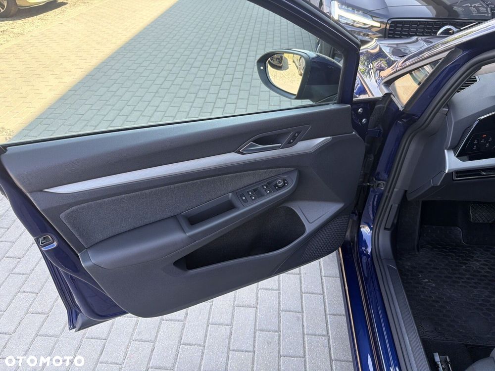 Volkswagen Golf Variant - 11