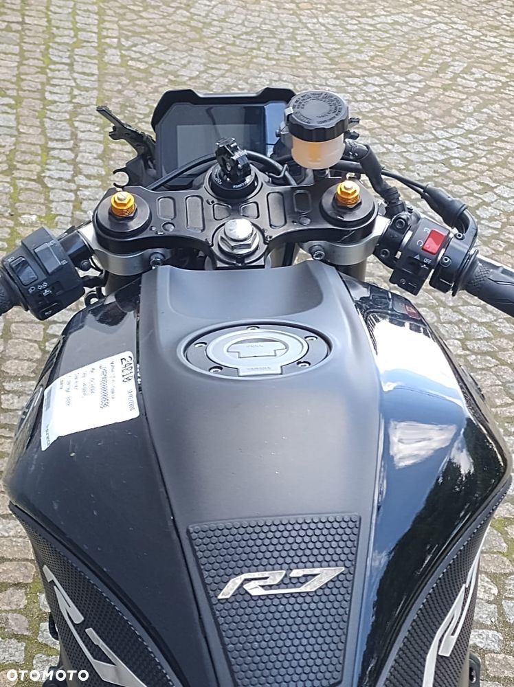 Yamaha R7 - 11