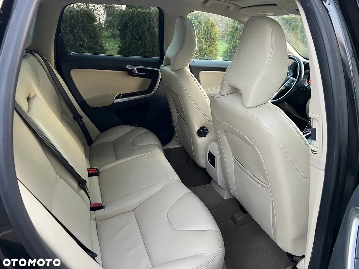 Volvo XC 60 - 35