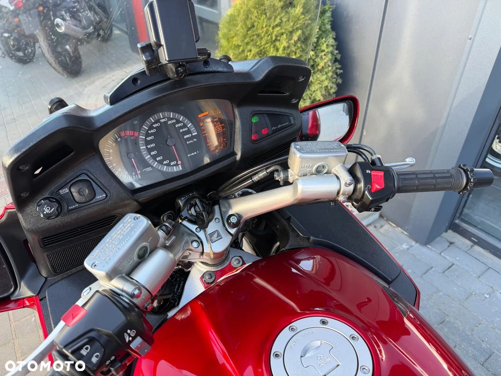 Honda ST - 19
