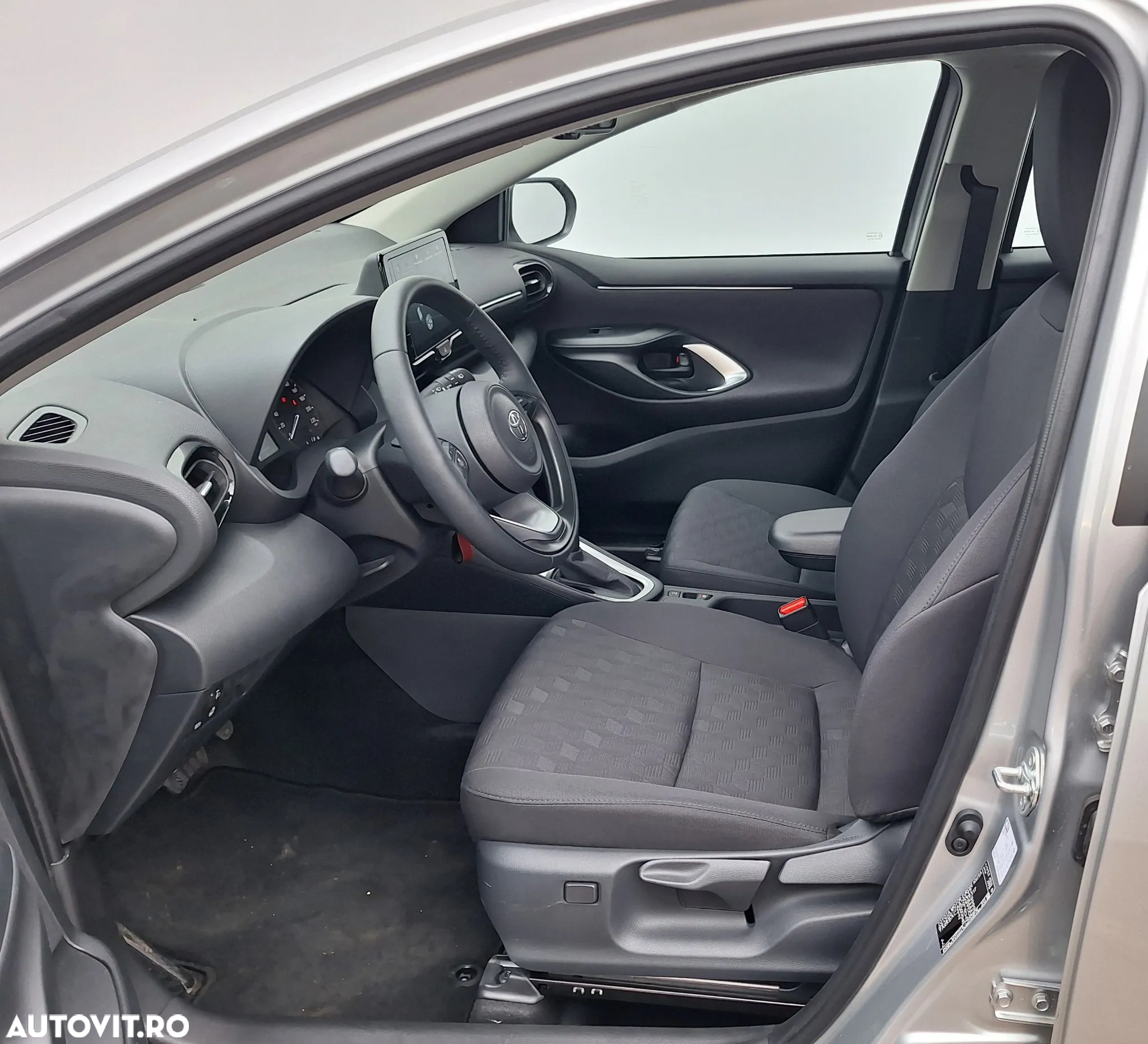 Toyota Yaris 1.5 HEV 116 CP Active - 8