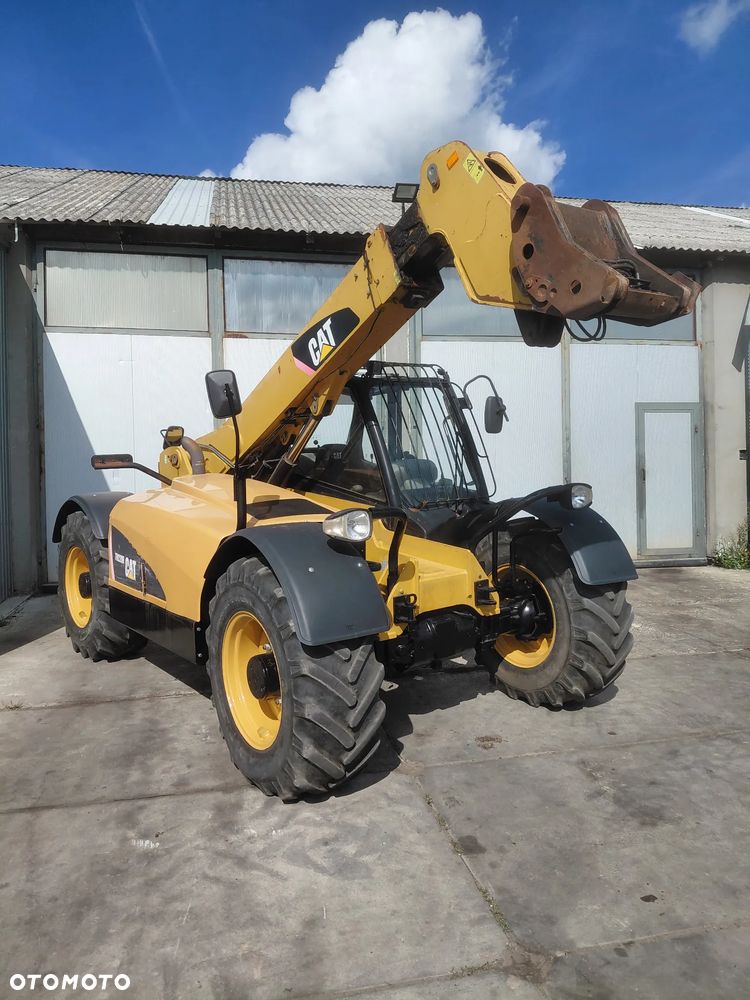 Caterpillar TH220B - 1