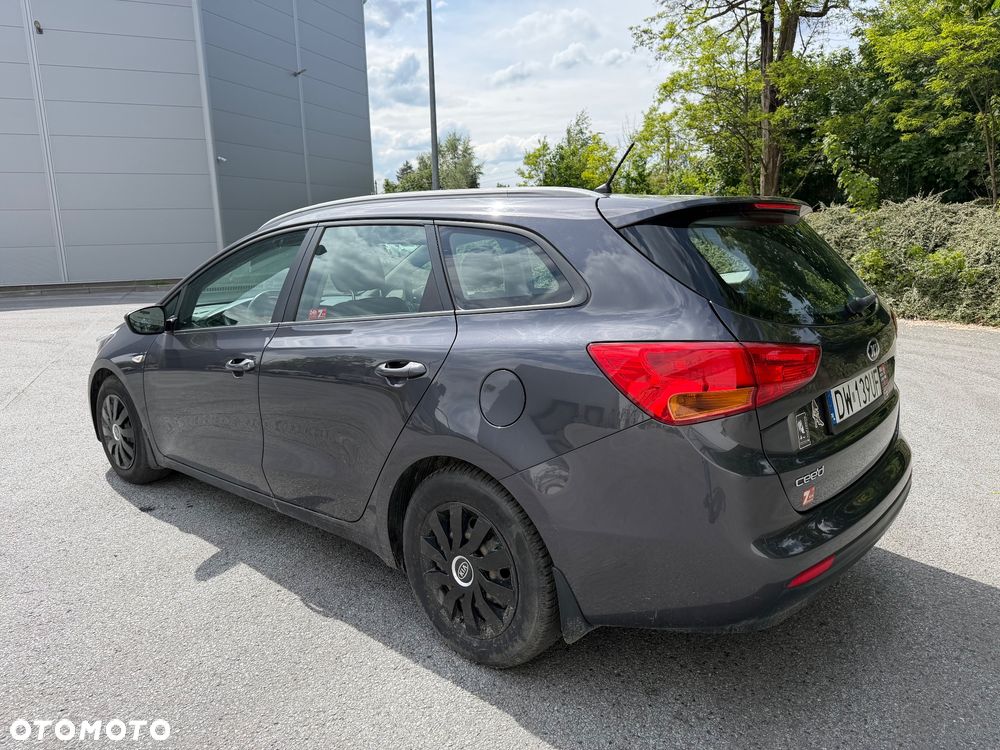 Kia Ceed 1.6 GDI Business Line - 11