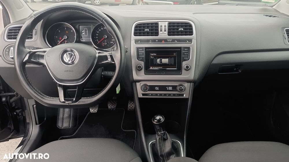 Volkswagen Polo 1.4 TDI Blue Motion Technology Lounge - 9