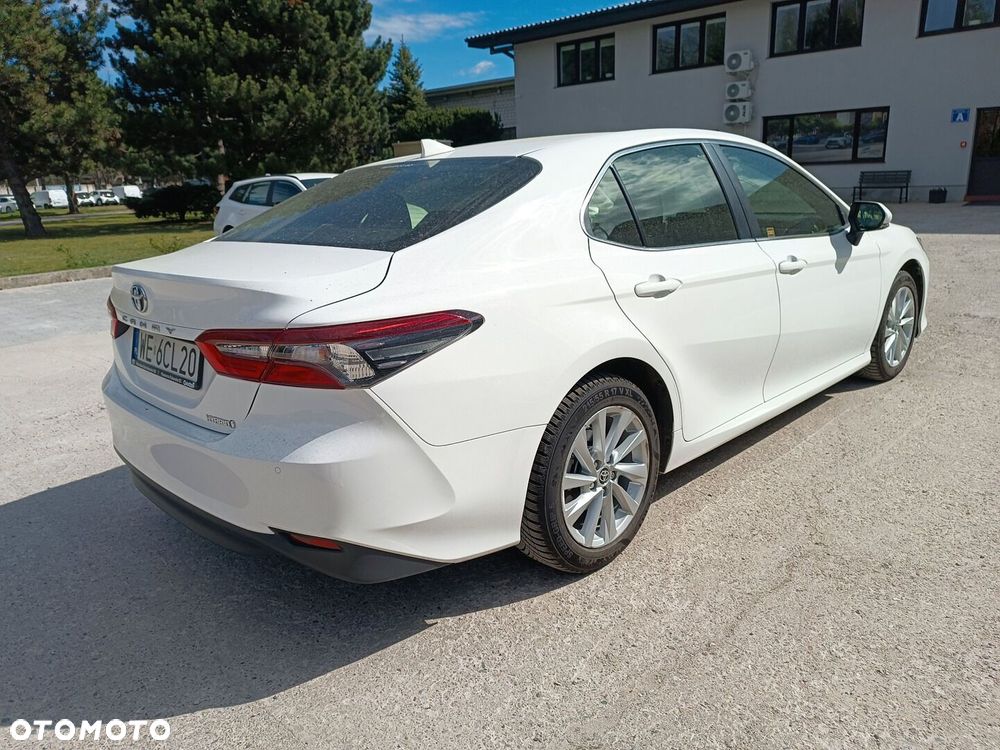 Toyota Camry - 6
