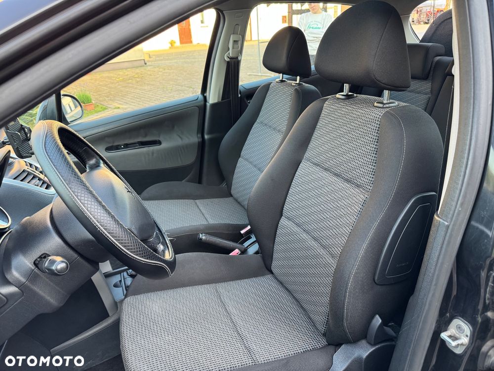 Peugeot 207 1.4 16V Trendy - 21