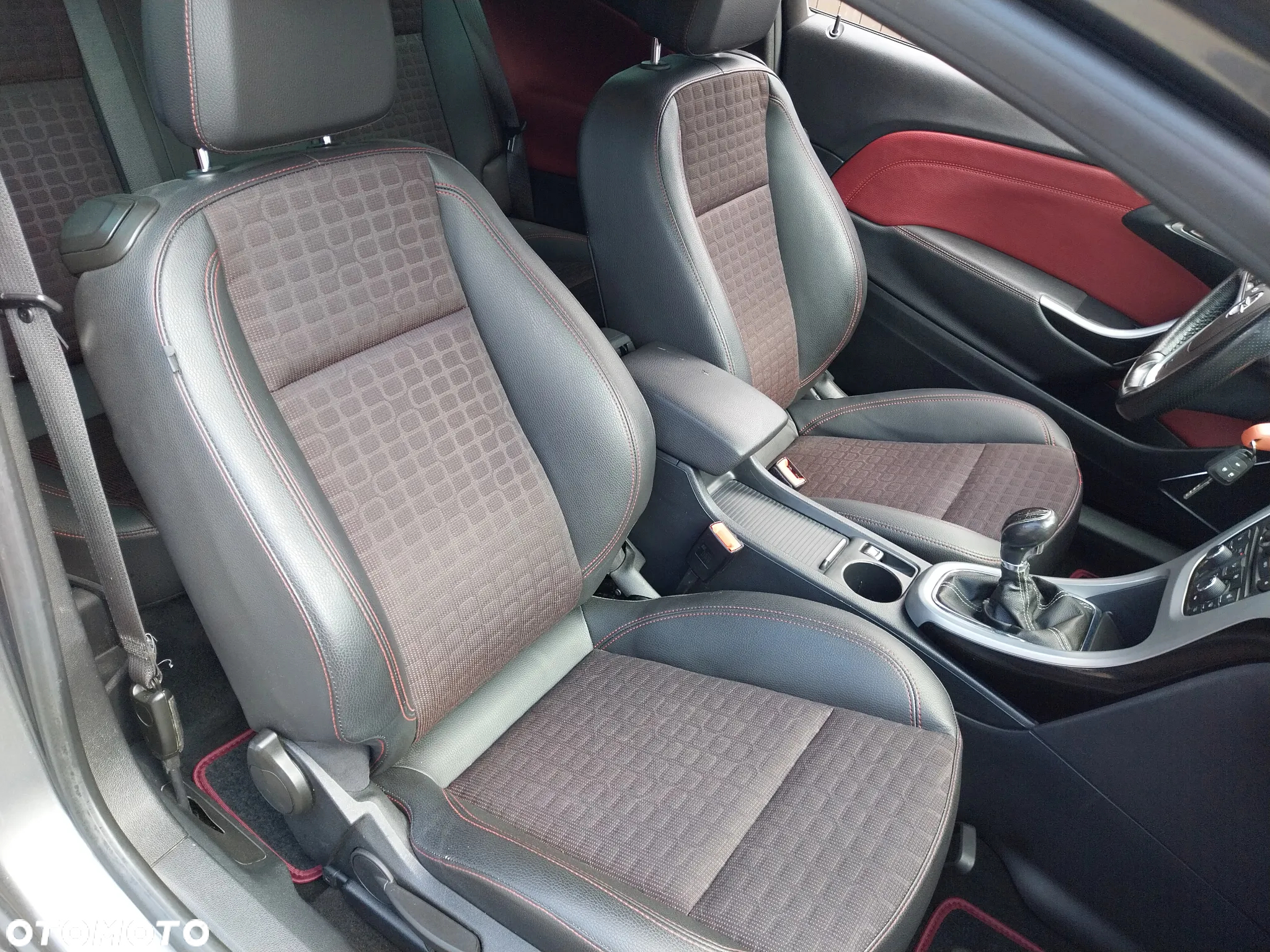 Opel Astra GTC 1.4 Turbo - 17