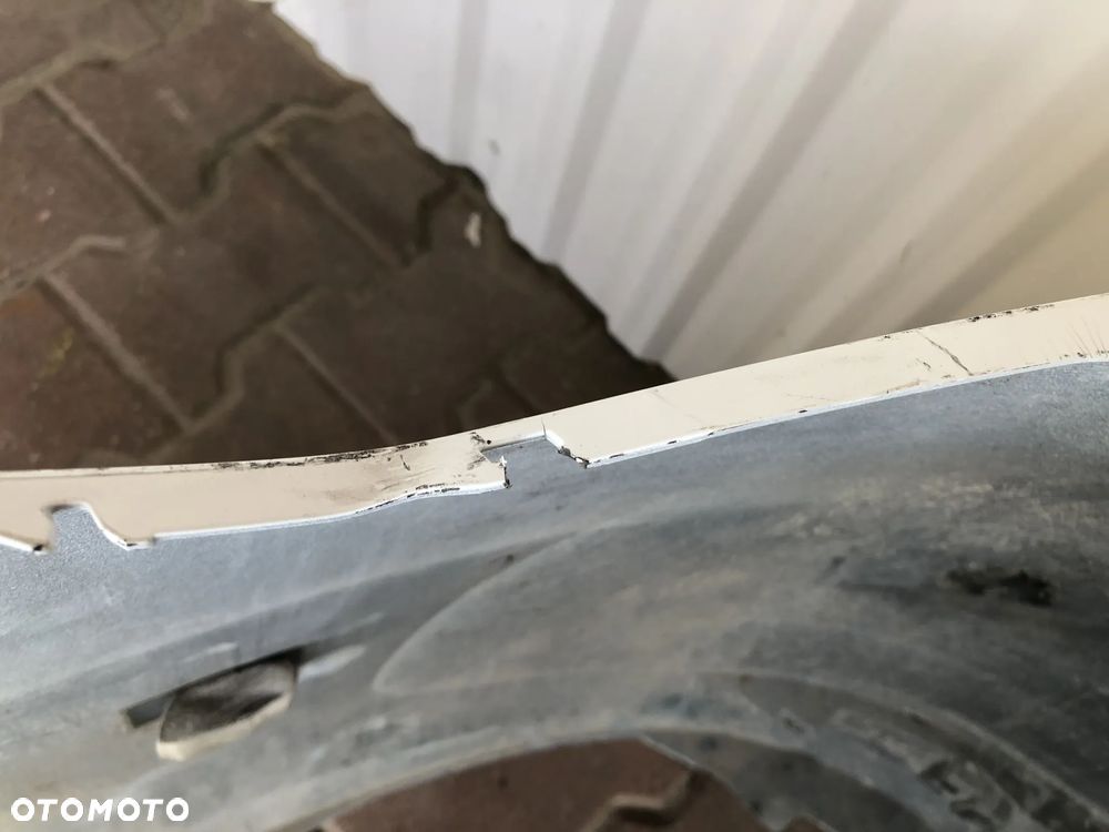 TOYOTA AVENSIS T27 II LIFT SEDAN 2015- zderzak tylny tył - 12