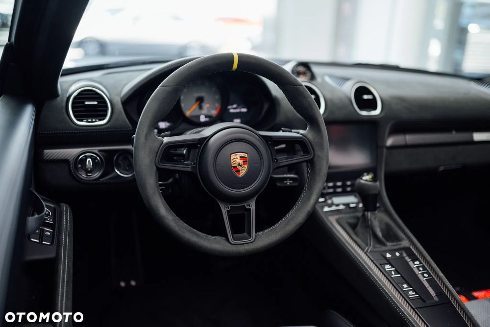 Porsche 718 Spyder - 18
