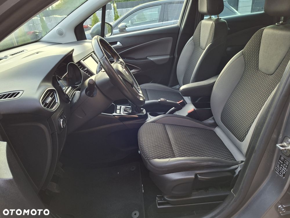 Opel Crossland X - 11
