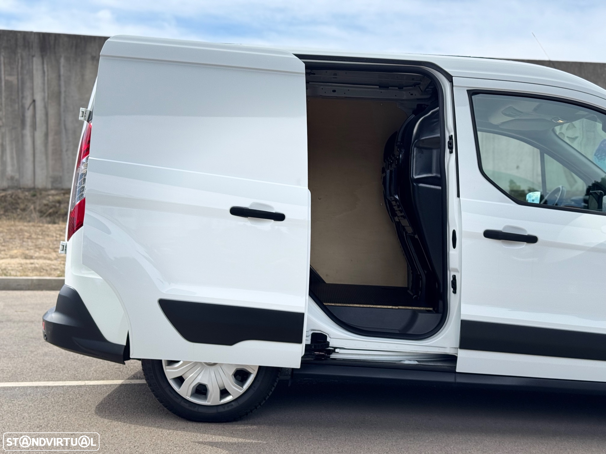 Ford Transit Connect L1 1.5 EcoBlue Trend Business Nav - 20