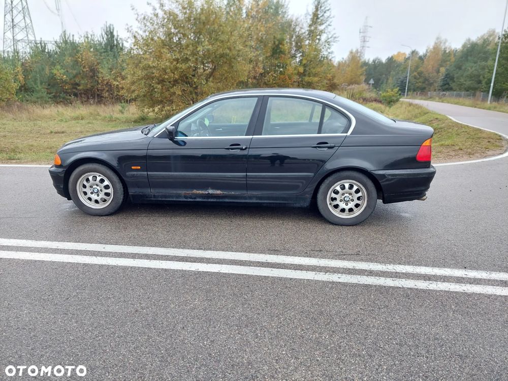 BMW Seria 3 320i - 4