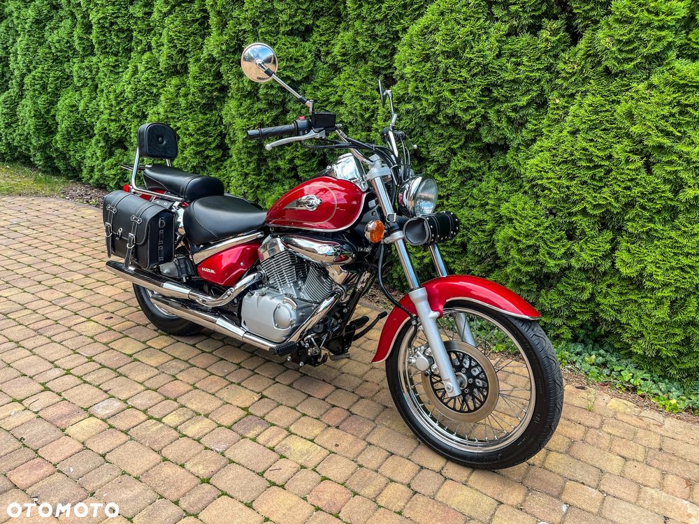 Suzuki Intruder - 2
