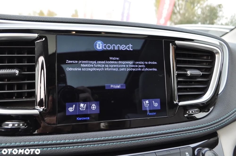 Chrysler Pacifica - 38