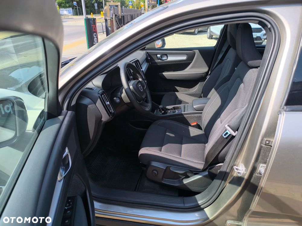 Volvo XC 40 T3 Momentum Pro - 13