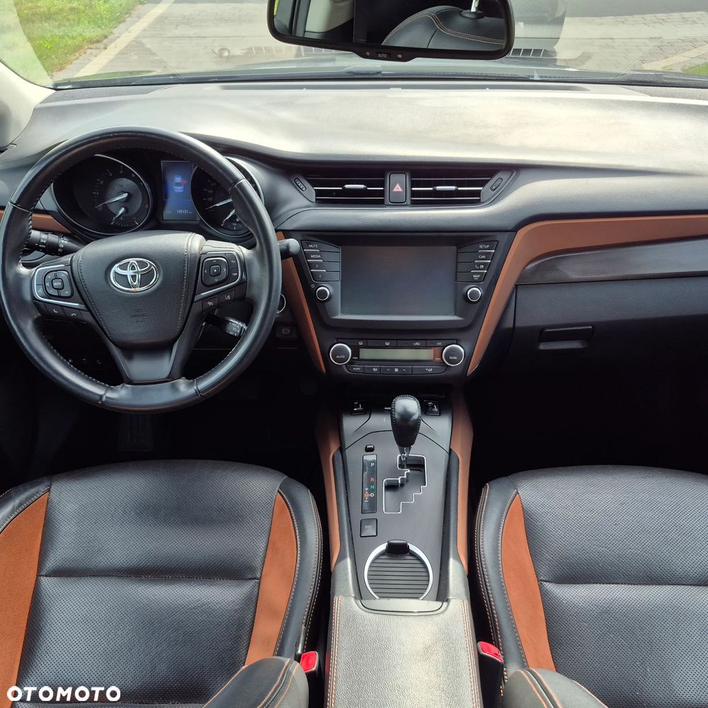 Toyota Avensis - 16
