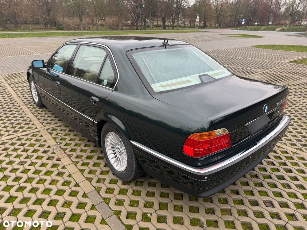 BMW Seria 7 750iL - 6