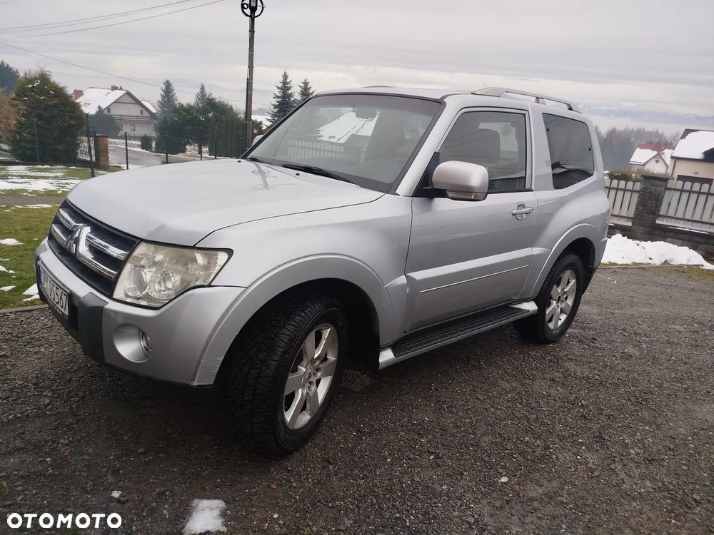 Mitsubishi Pajero - 4