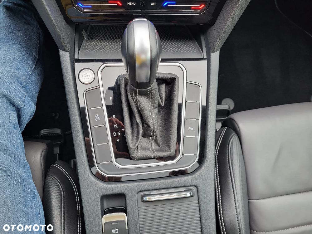 Volkswagen Passat 2.0 TDI SCR DSG 4Motion Business - 13