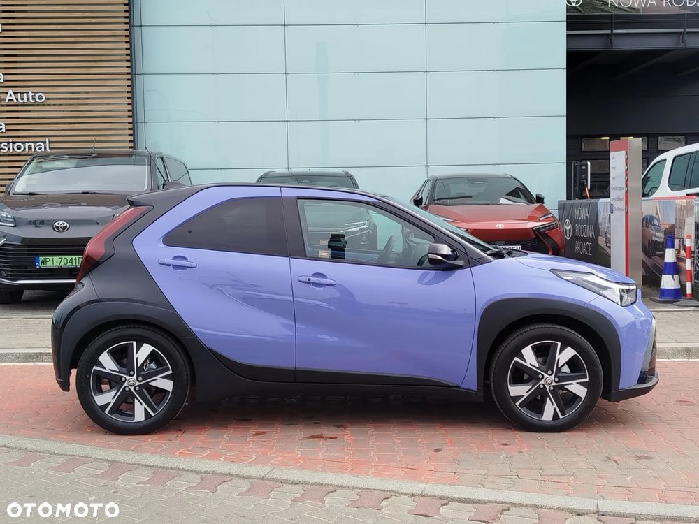 Toyota Aygo X Hybrid 1.5 Style e-CVT - 4