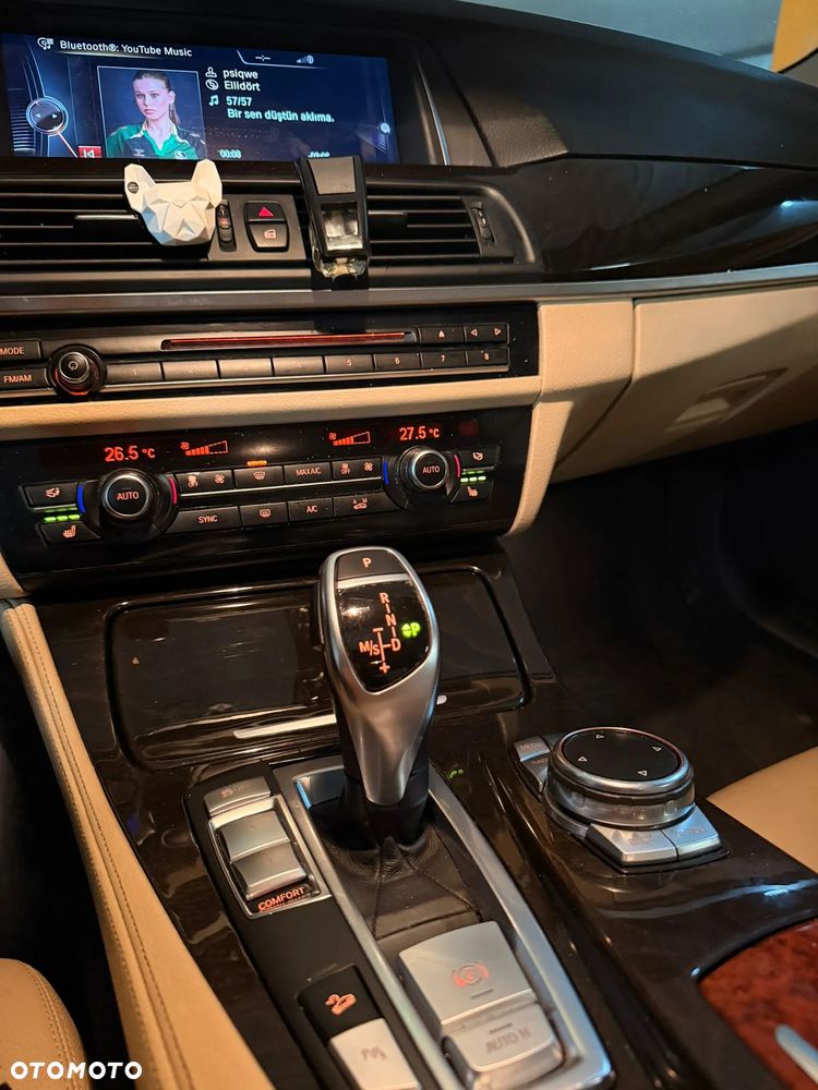 BMW Seria 5 528i xDrive - 25