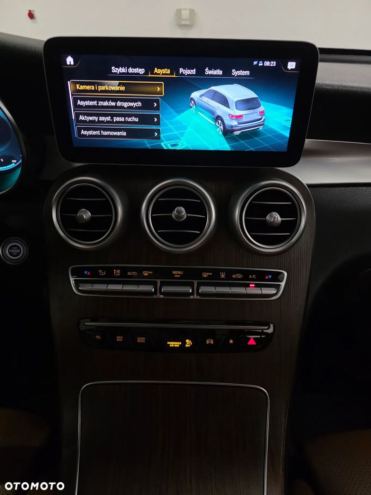 Mercedes-Benz GLC 300 de 4Matic 9G-TRONIC AMG Line Plus - 11