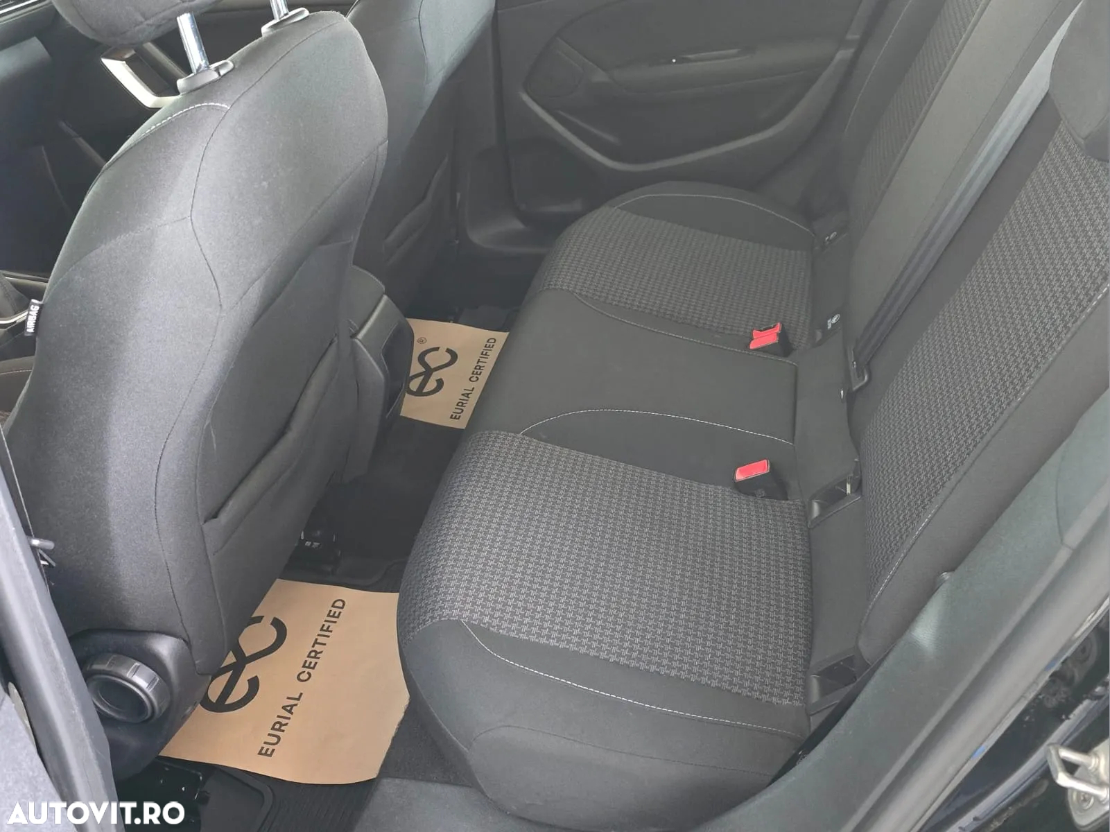 Peugeot 308 1.2 L PureTech Turbo Allure - 6