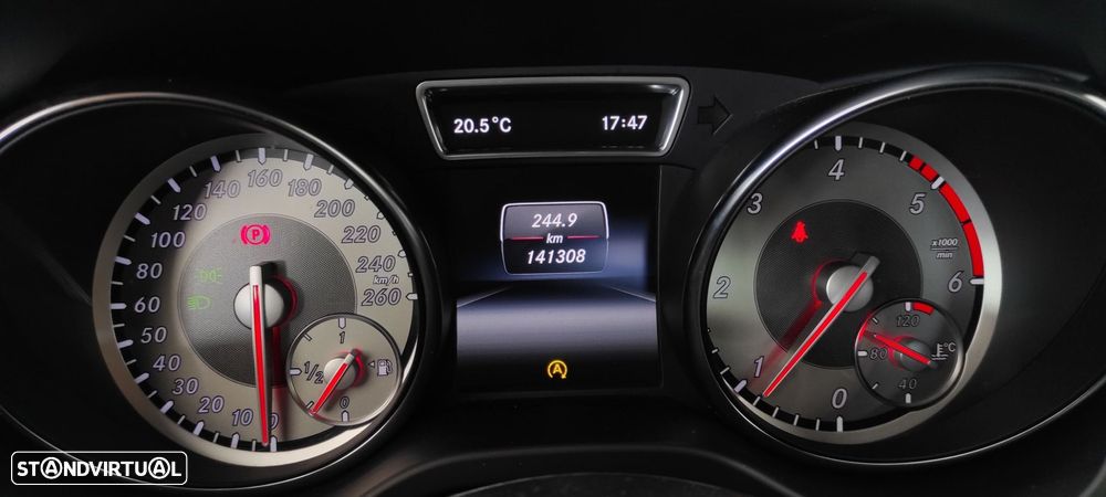 Mercedes-Benz CLA 180 CDI AMG Line - 34