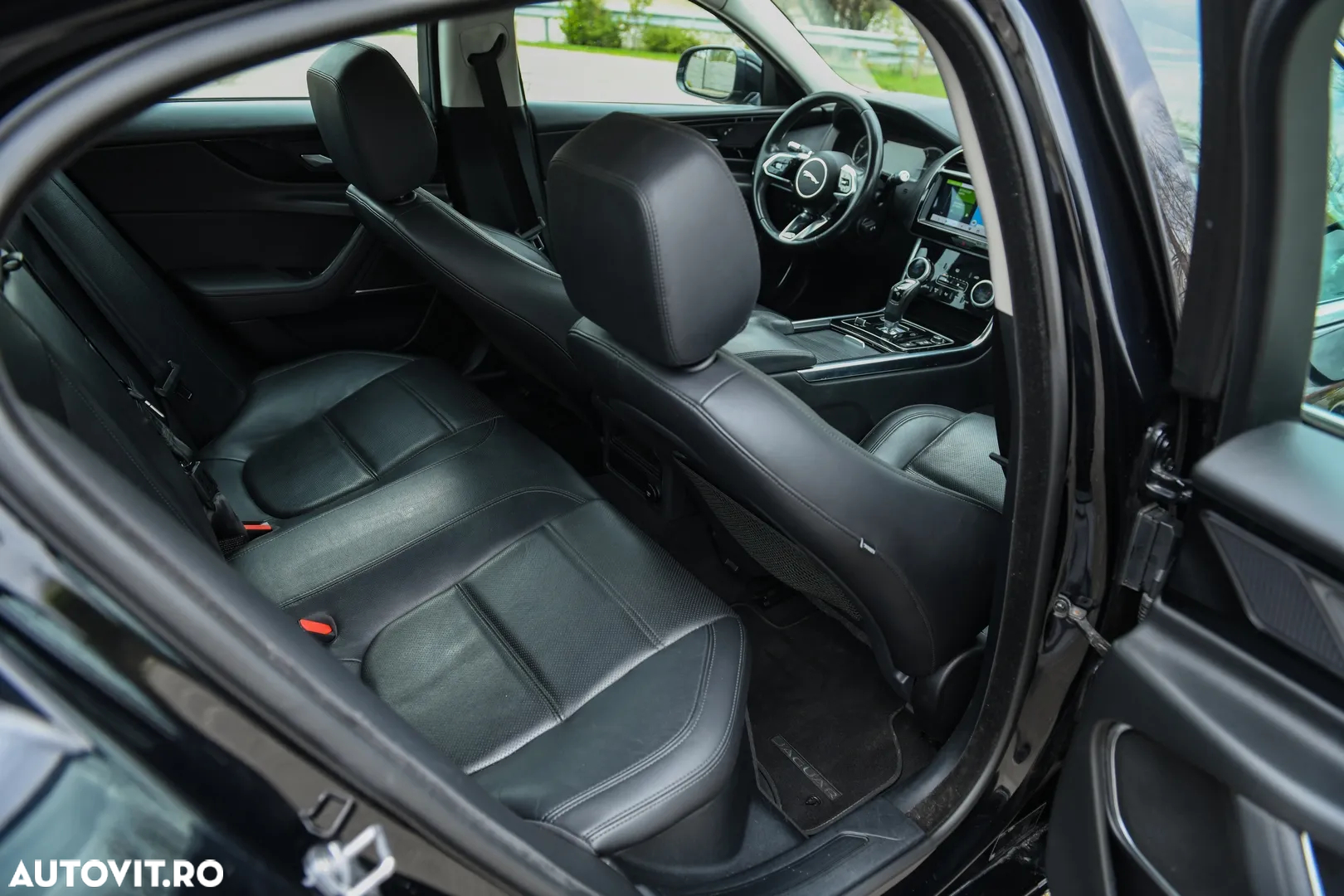Jaguar XE D180 Aut. S - 15