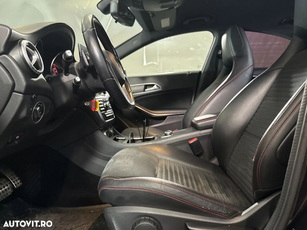 Mercedes-Benz CLA 220 - 24