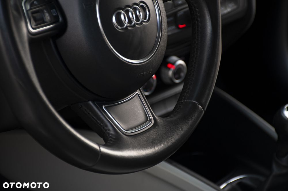 Audi A1 Sportback 1.6 TDI S line edition m S line Sportpaket - 31