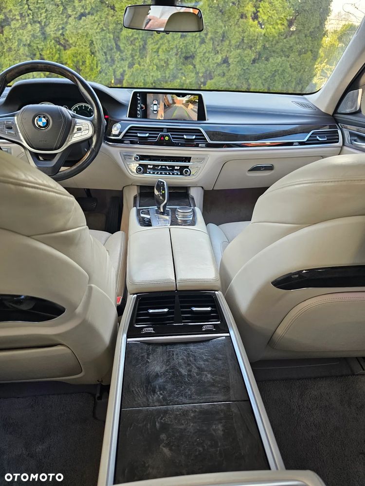 BMW Seria 7 750Li xDrive Edition Exclusive - 28